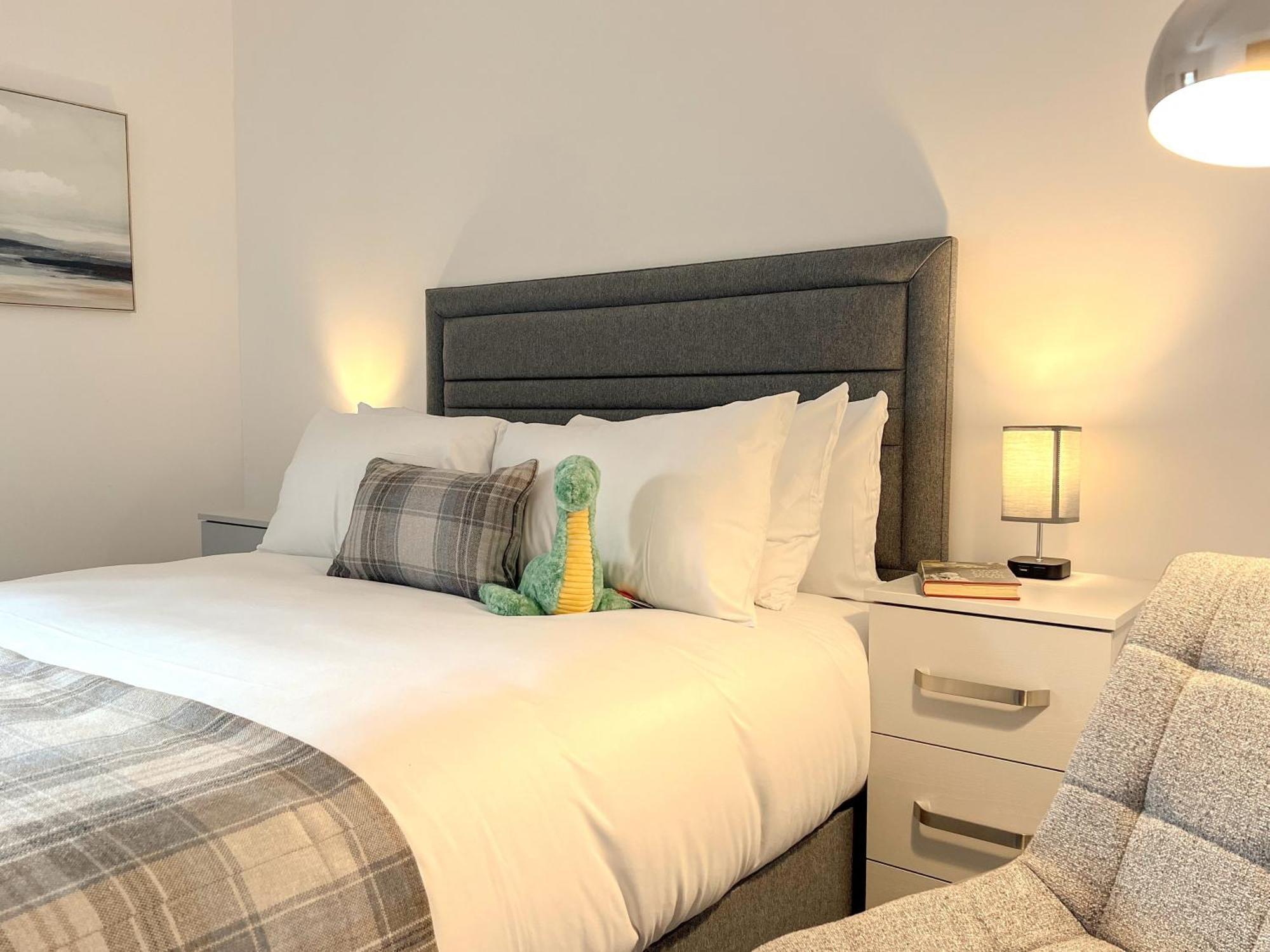 Loch Ness Gatehouse Apartments Форт Аугустус Екстериор снимка