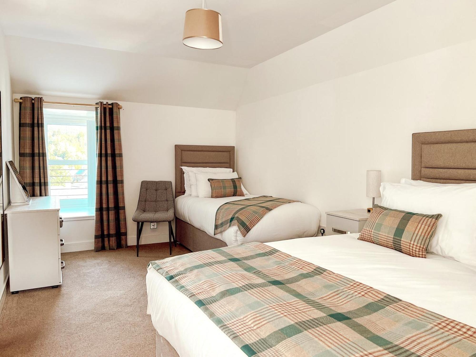Loch Ness Gatehouse Apartments Форт Аугустус Екстериор снимка
