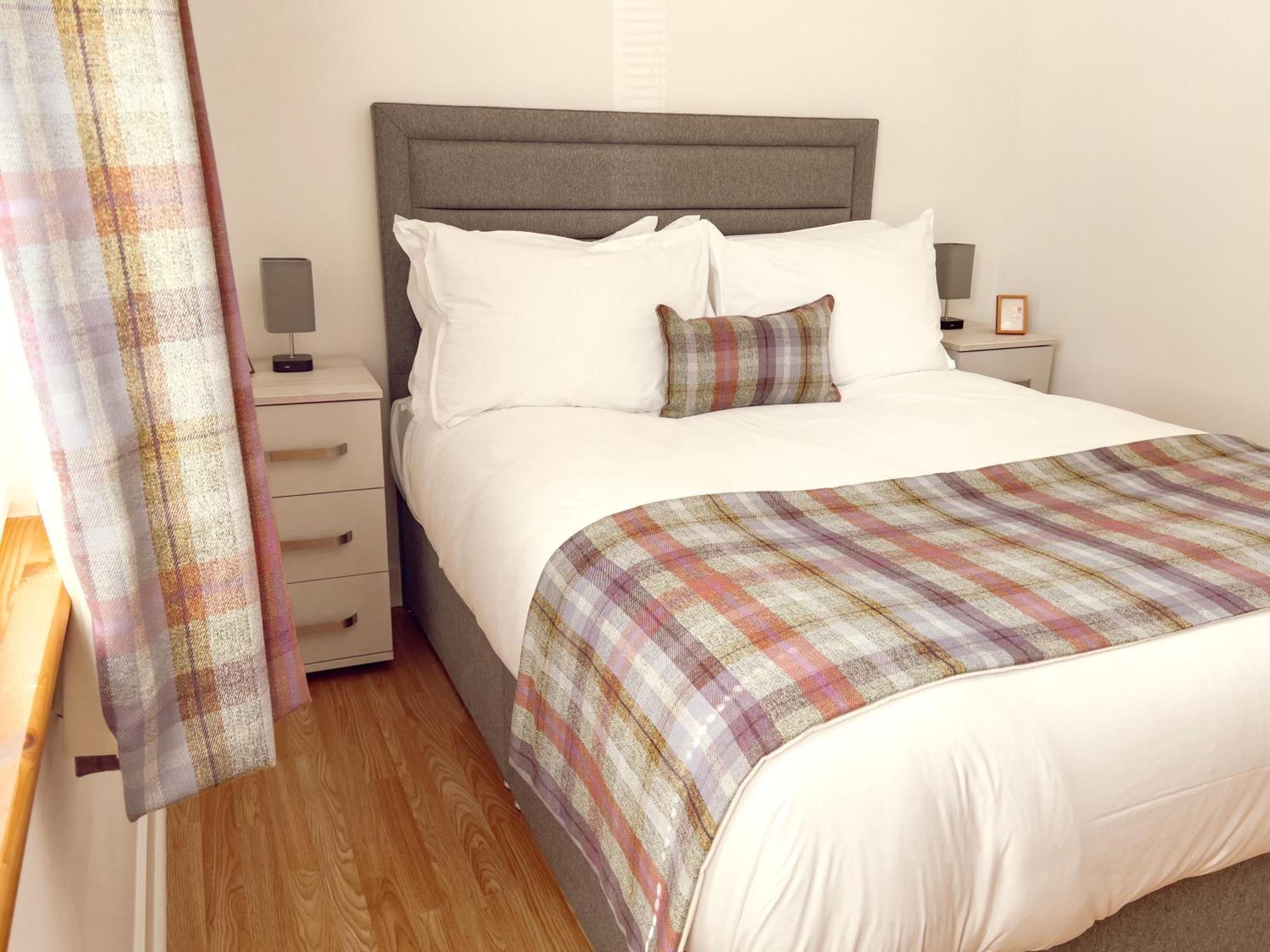 Loch Ness Gatehouse Apartments Форт Аугустус Екстериор снимка