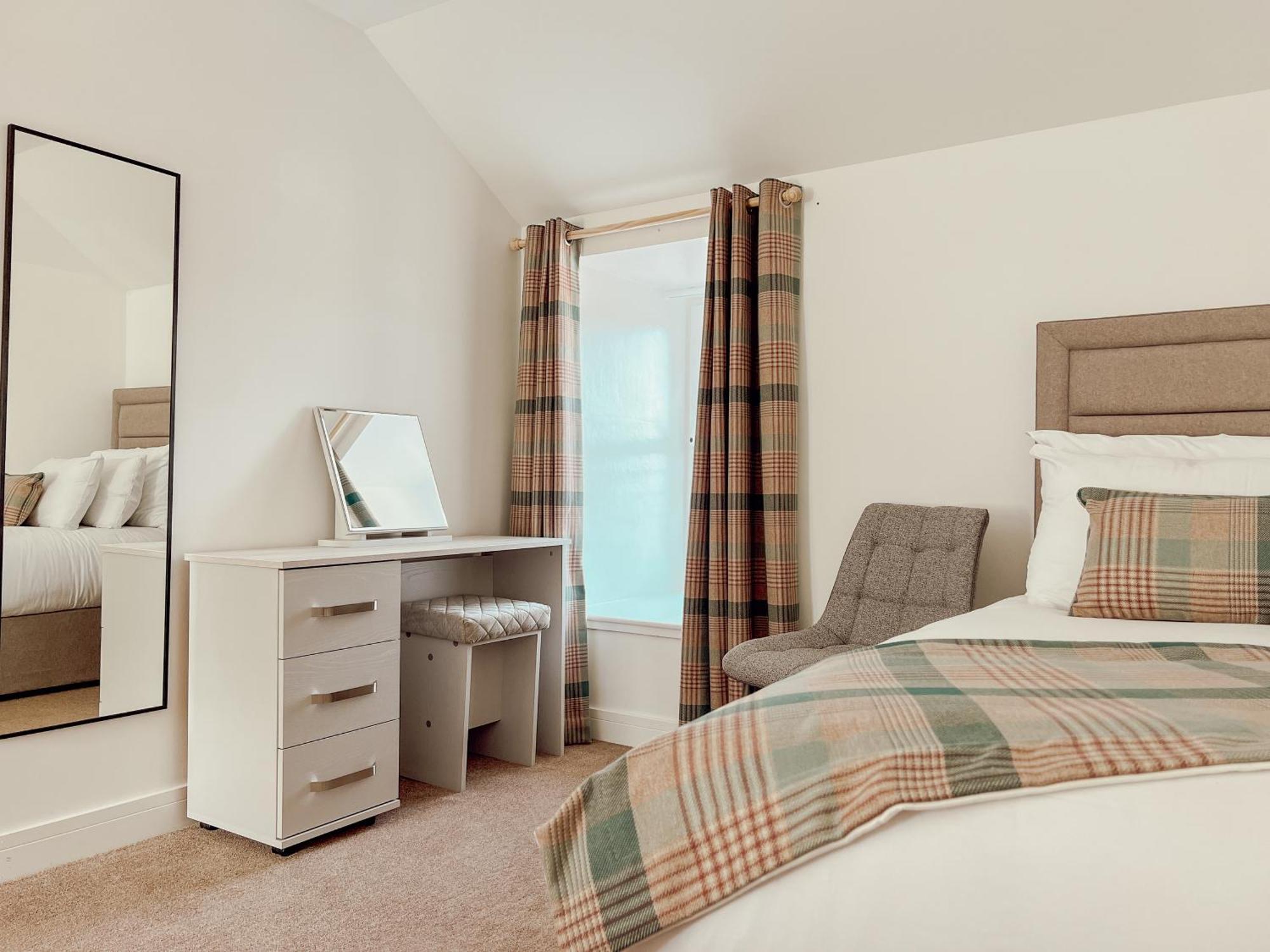 Loch Ness Gatehouse Apartments Форт Аугустус Екстериор снимка